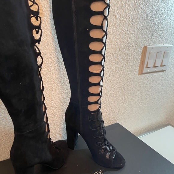 NIB KENDALL & KYLIE TALL LACE FRONT SUEDE BLACK BOOTS ๐๐๐๐ - Picture 3 of 11